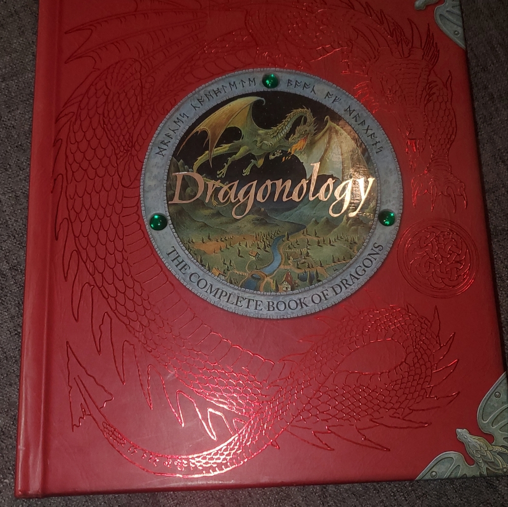 EUC Dragonology Book. Everything you want to know about dragons 🐉 Hardcover.